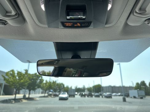 Certified 2022 Toyota Corolla Cross XLE FWD image 27