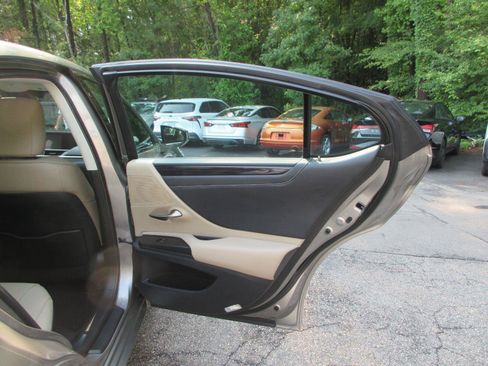 Used 2021 Lexus ES 350 w/ Premium Package FWD image 17
