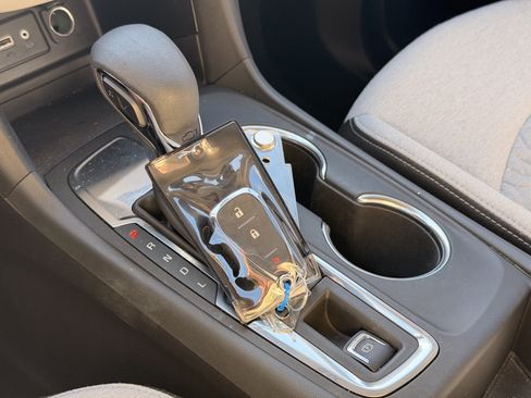 Used 2024 Chevrolet Equinox LS FWD image 18