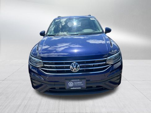 Used 2022 Volkswagen Tiguan SE w/ Panoramic Sunroof Package AWD/4WD image 2