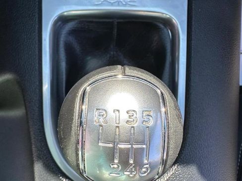 Used 2018 Ford Mustang Coupe RWD image 20