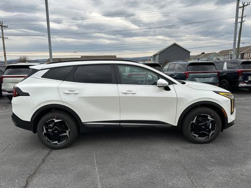 New 2026 Kia Sportage EX AWD/4WD image 4