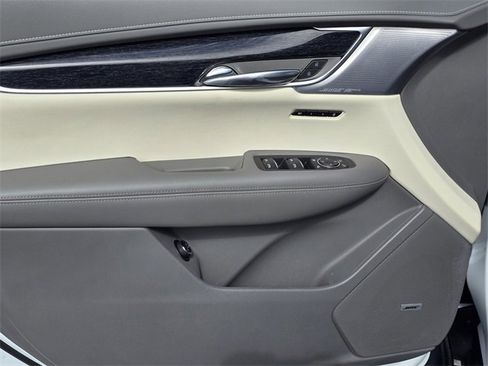 Used 2024 Cadillac XT6 Premium Luxury w/ Technology Package image 24