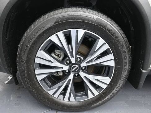 Used 2023 Nissan Rogue SV FWD image 22