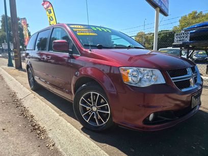 Used 2017 Dodge Grand Caravan SXT