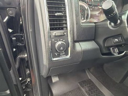 Used 2017 RAM 1500 Laramie w/ Convenience Group AWD/4WD image 32