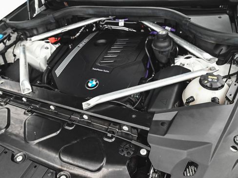 Used 2022 BMW X5 xDrive40i AWD/4WD image 29