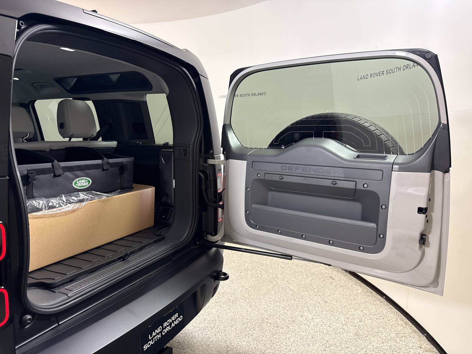 New 2026 Land Rover Defender 110 X-Dynamic SE AWD/4WD image 11