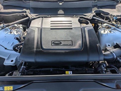 Certified 2025 Land Rover Discovery Dynamic SE AWD/4WD image 24