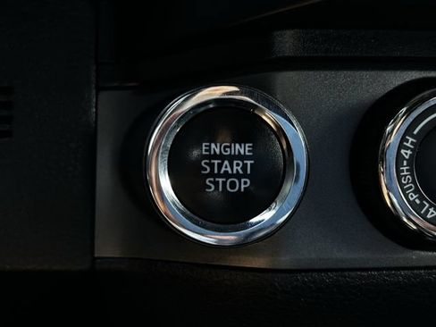 Used 2019 Toyota Tacoma TRD Off-Road AWD/4WD image 22