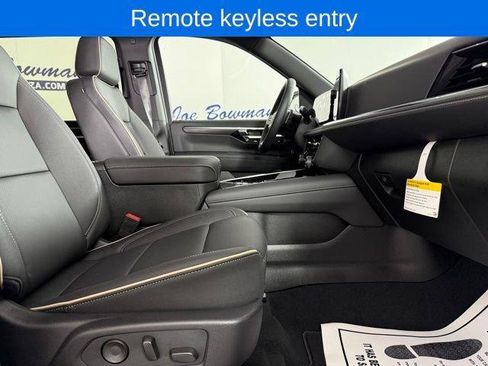 New 2026 Chevrolet Suburban Premier w/ Sun And Tow Package AWD/4WD image 18