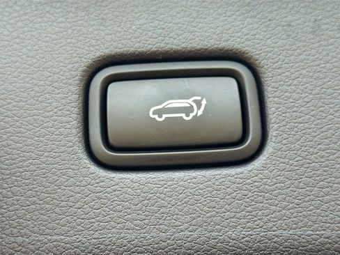 Used 2024 Hyundai Palisade SEL w/ Premium Package image 14