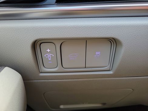 Certified 2025 Kia Sorento X-Line EX image 26