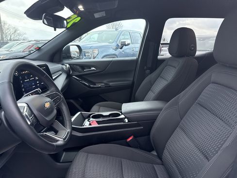 Used 2025 Chevrolet Equinox LT image 12