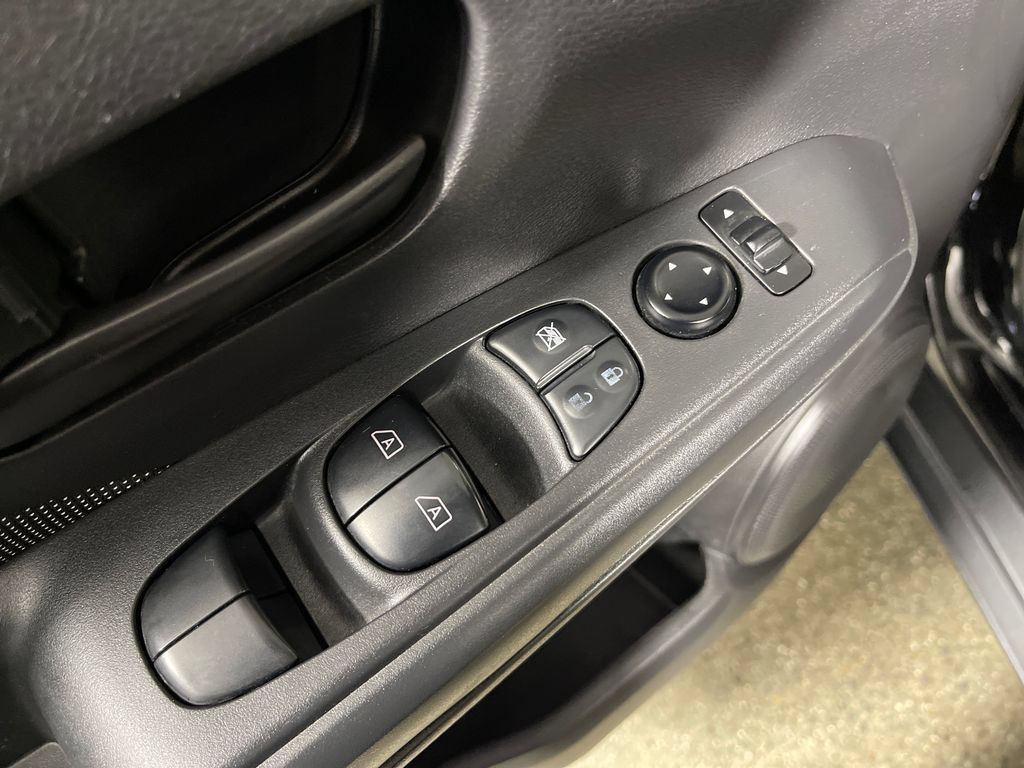 Used 2020 Nissan Kicks S FWD image 16