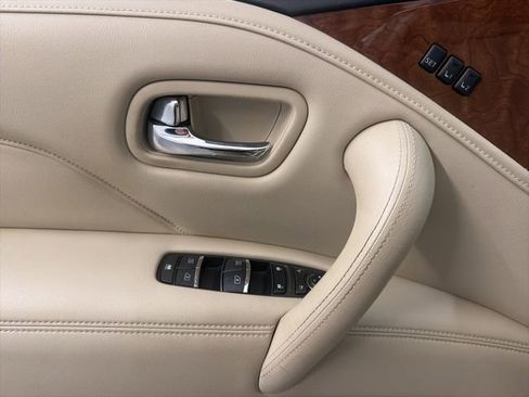 Used 2019 INFINITI QX80 Luxe w/ All-Season Package image 16