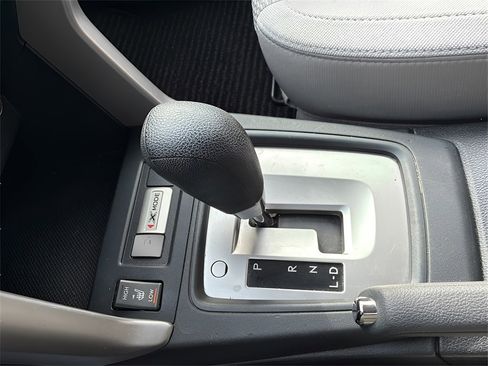 Used 2017 Subaru Forester 2.5i Premium w/ All-Weather Package image 28