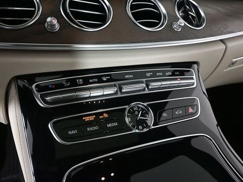 Used 2017 Mercedes-Benz E 300 4MATIC image 14