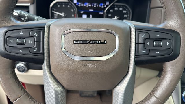 Used 2021 GMC Yukon XL Denali w/ Denali Premium Package AWD/4WD image 16