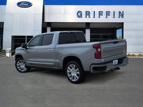 Used 2024 Chevrolet Silverado 1500 High Country w/ High Country Premium Package AWD/4WD image 9