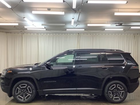 New 2026 Jeep Cherokee Laredo AWD/4WD image 9