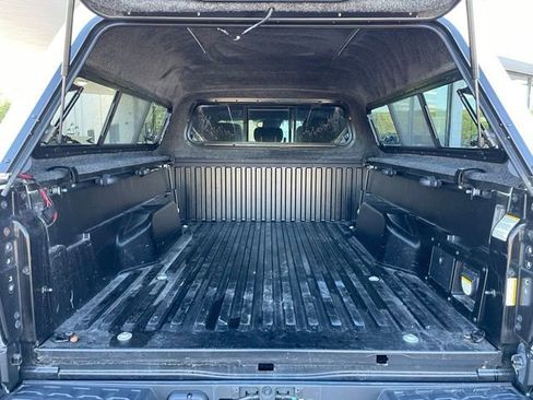 Used 2021 Toyota Tacoma TRD Off-Road w/ TRD Premium Off Road Package AWD/4WD image 31