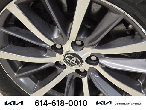 Used 2018 Toyota Highlander XLE image 12