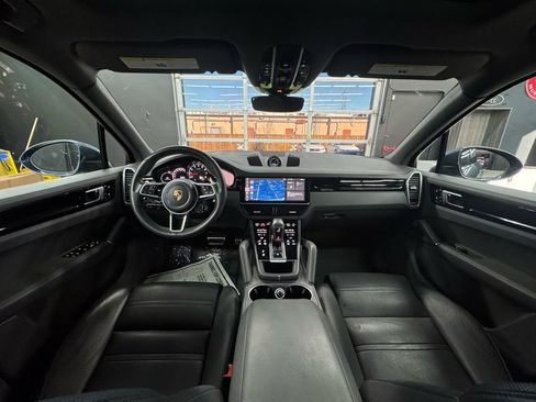 Used 2019 Porsche Cayenne S image 40