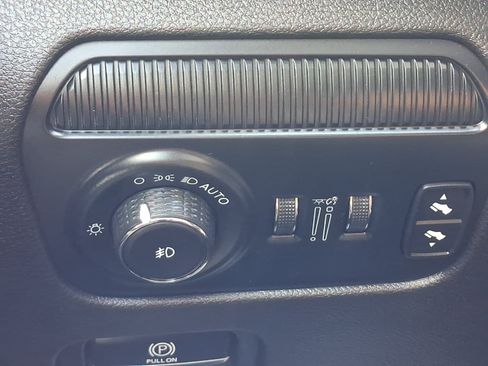 Used 2023 Jeep Wagoneer Series II AWD/4WD image 28
