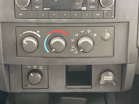 Used 2008 Dodge Dakota SXT AWD/4WD image 21