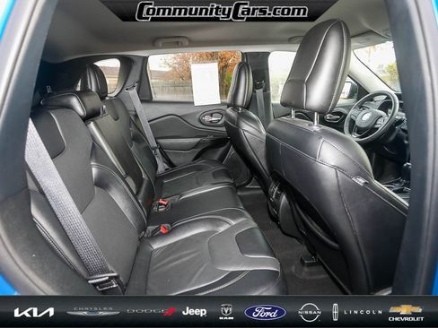 Used 2023 Jeep Cherokee Altitude Lux image 23