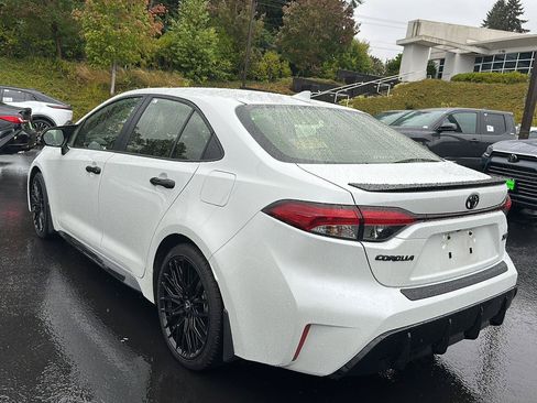 Used 2026 Toyota Corolla XSE FWD image 2