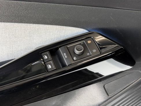 Used 2023 Volkswagen ID.4 Pro RWD image 24