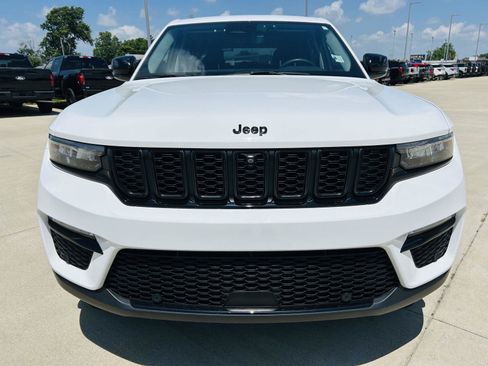 Used 2023 Jeep Grand Cherokee Limited w/ Luxury Tech Group II AWD/4WD image 41