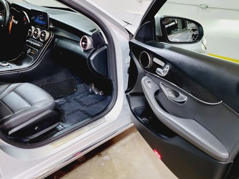 Used 2020 Mercedes-Benz C 300 Sedan image 32