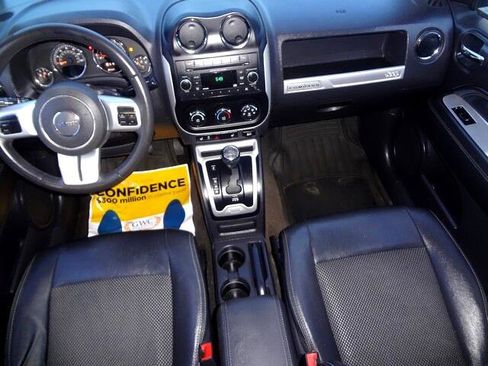 Used 2017 Jeep Compass Latitude image 13