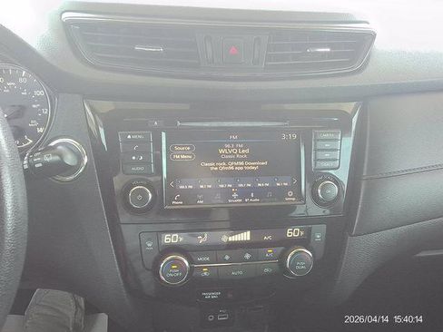Used 2018 Nissan Rogue SV AWD/4WD image 12