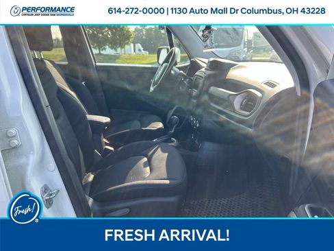 Used 2017 Jeep Renegade Latitude w/ Cold Weather Group AWD/4WD image 16