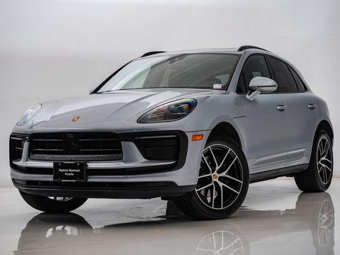 Certified 2026 Porsche Macan AWD/4WD image 1