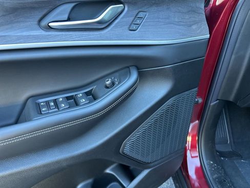 New 2025 Jeep Grand Cherokee Limited w/ Black Appearance Package image 15