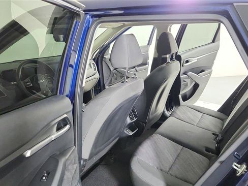 Used 2025 Kia Seltos LX AWD/4WD image 23
