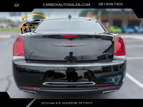 Used 2023 Chrysler 300 S RWD image 4