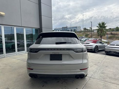 Used 2022 Porsche Cayenne Platinum Edition AWD/4WD image 7