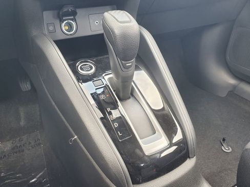 New 2025 Nissan Versa SV w/ Trunk Package FWD image 23
