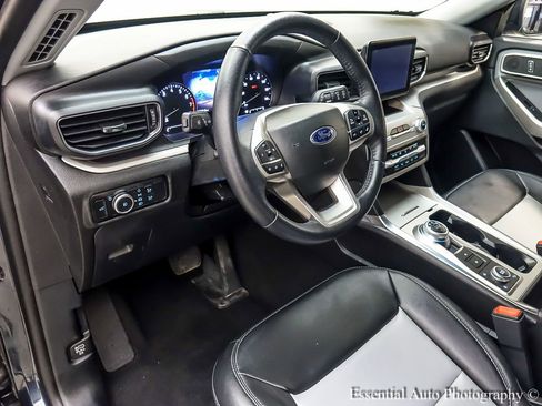 Used 2023 Ford Explorer XLT w/ Equipment Group 202A AWD/4WD image 11
