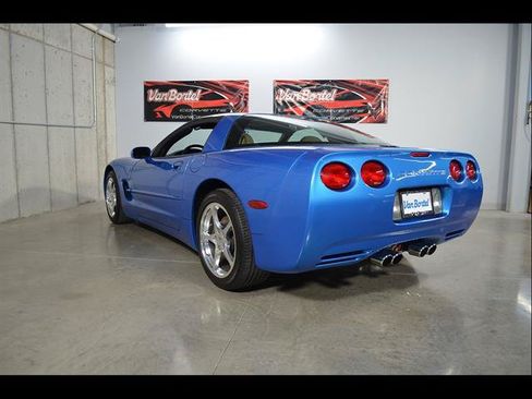 Used 2000 Chevrolet Corvette Coupe w/ Roof Pkg RWD image 5