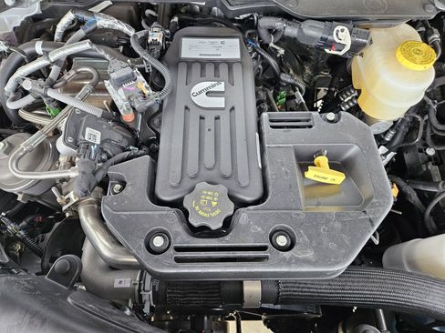 New 2026 RAM 3500 Laramie AWD/4WD image 28