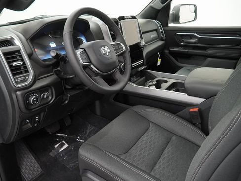 New 2026 RAM 1500 4x4 Crew Cab image 16