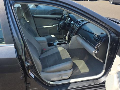 Used 2012 Toyota Camry XLE w/ Leather Pkg image 14