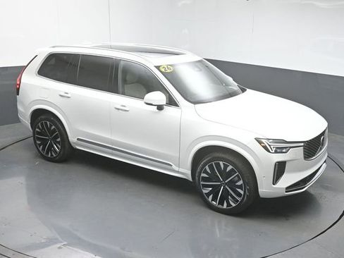 Certified 2026 Volvo XC90 B6 Plus w/ Protection Package Premier AWD/4WD image 43